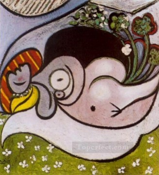  aux - Nu Couche aux fleurs 1932 Desnudo abstracto